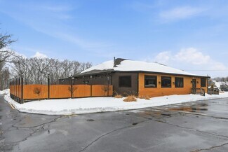 Plus de détails pour 332 Farnum Pike, Smithfield, RI - Local commercial à vendre