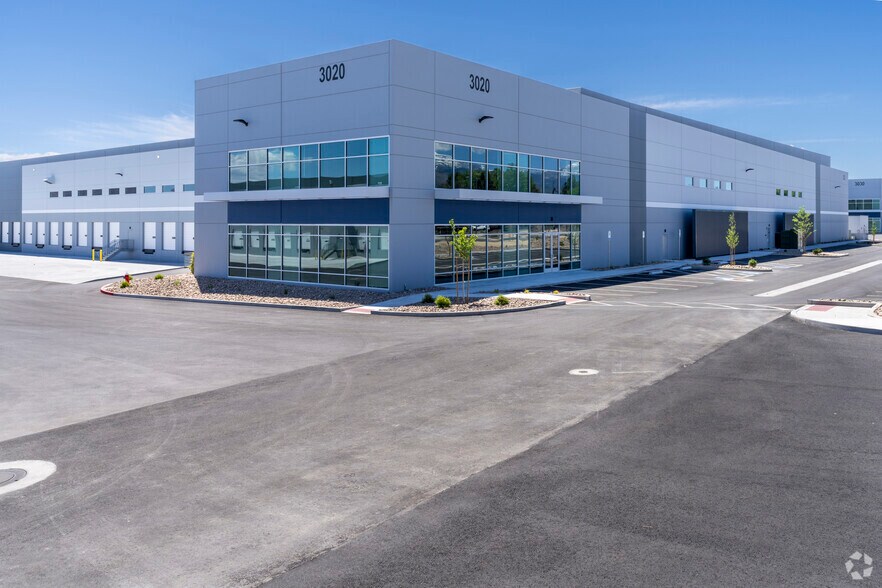 3010 Airway Dr, Reno, NV à louer - Photo de l’immeuble – Image 3 sur 19