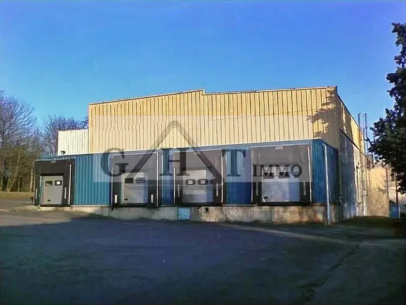 Industriel/Logistique dans Orsay à louer Photo de l’immeuble– Image 1 sur 9
