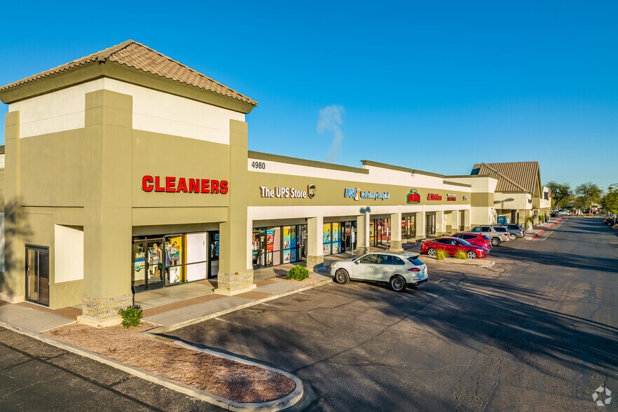 1010 W Chandler Heights Rd, Chandler, AZ à louer - Photo de l’immeuble – Image 1 sur 16
