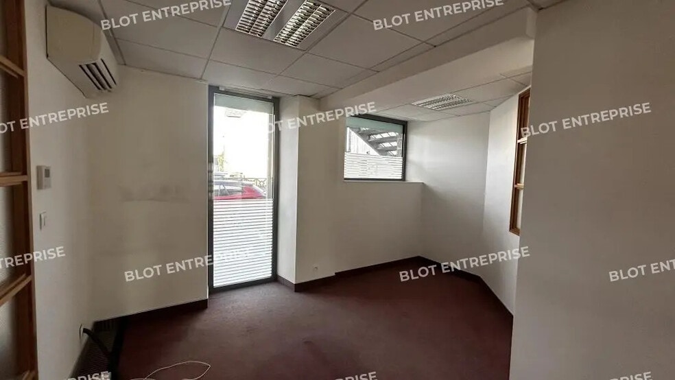 Local commercial dans Guichen à vendre - Photo intérieure – Image 3 sur 12