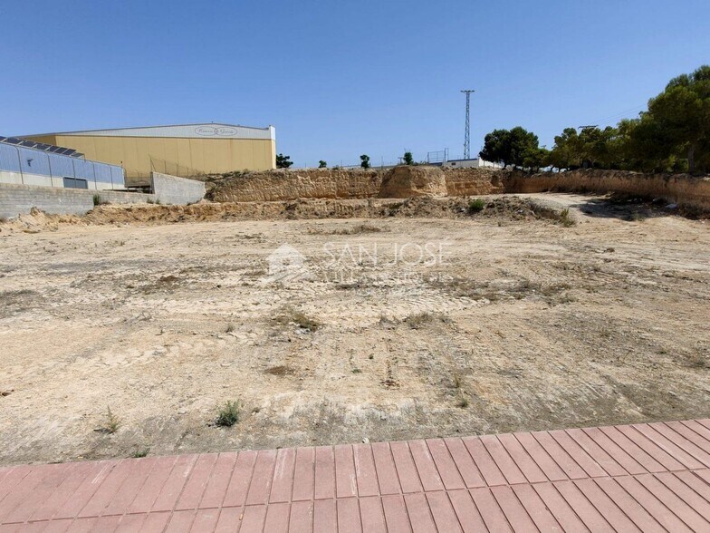 Terrain dans Monforte del Cid, Alicante à vendre - Photo de la construction – Image 3 sur 3