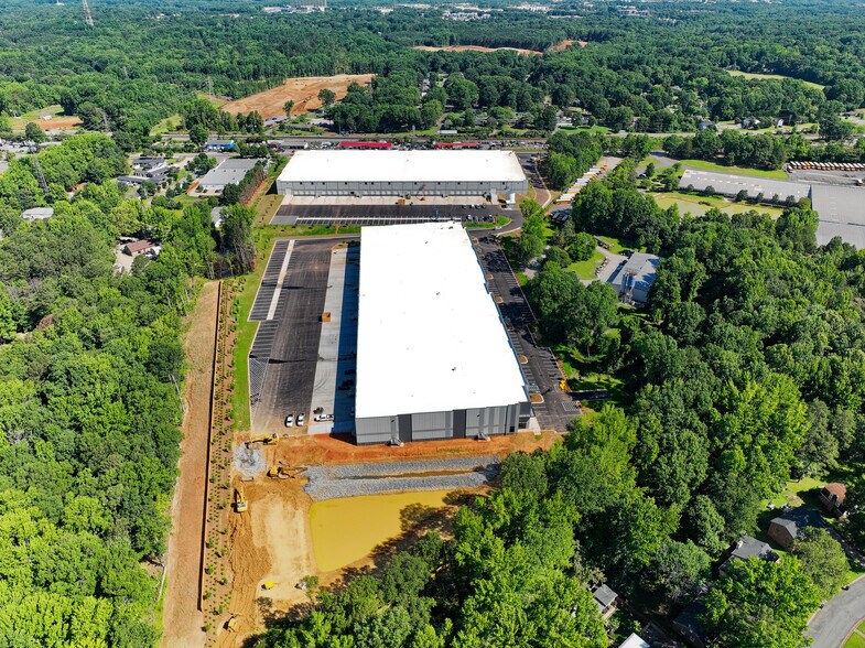6830 Orr Rd, Charlotte, NC à louer - Photo de l’immeuble – Image 2 sur 7