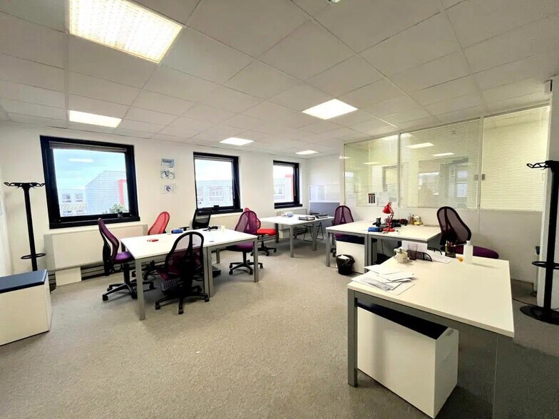 Bureau dans Le Pecq à vendre - Photo de l’immeuble – Image 2 sur 6