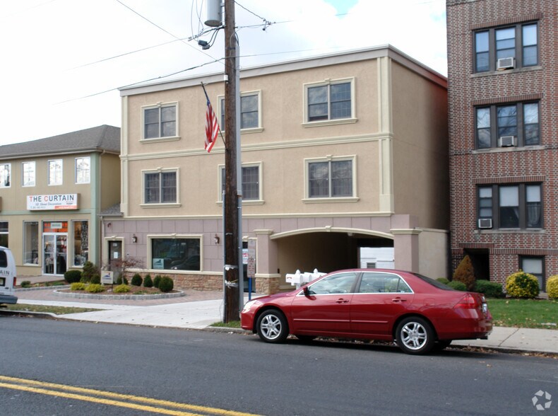 507 Broad Ave, Palisades Park, NJ à vendre - Photo de l’immeuble – Image 2 sur 15