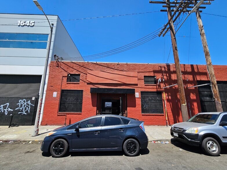 1637 Staunton Ave, Los Angeles, CA à louer - Photo de l’immeuble – Image 2 sur 8