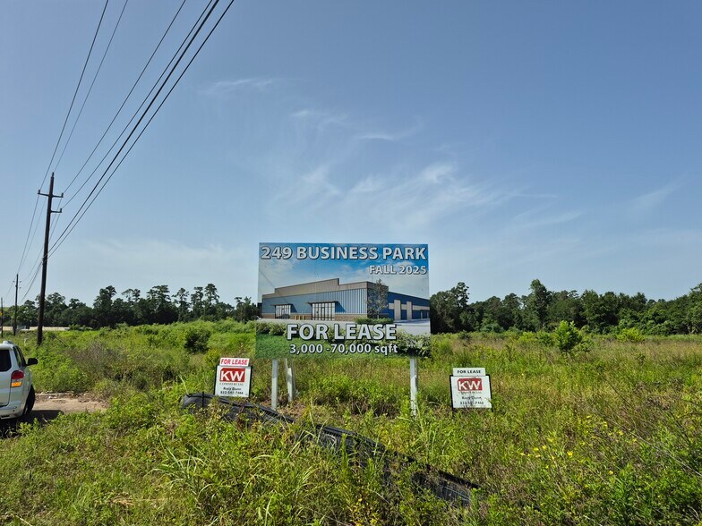 0 SH 249 Fwy, Pinehurst, TX à louer - Photo de l’immeuble – Image 3 sur 4