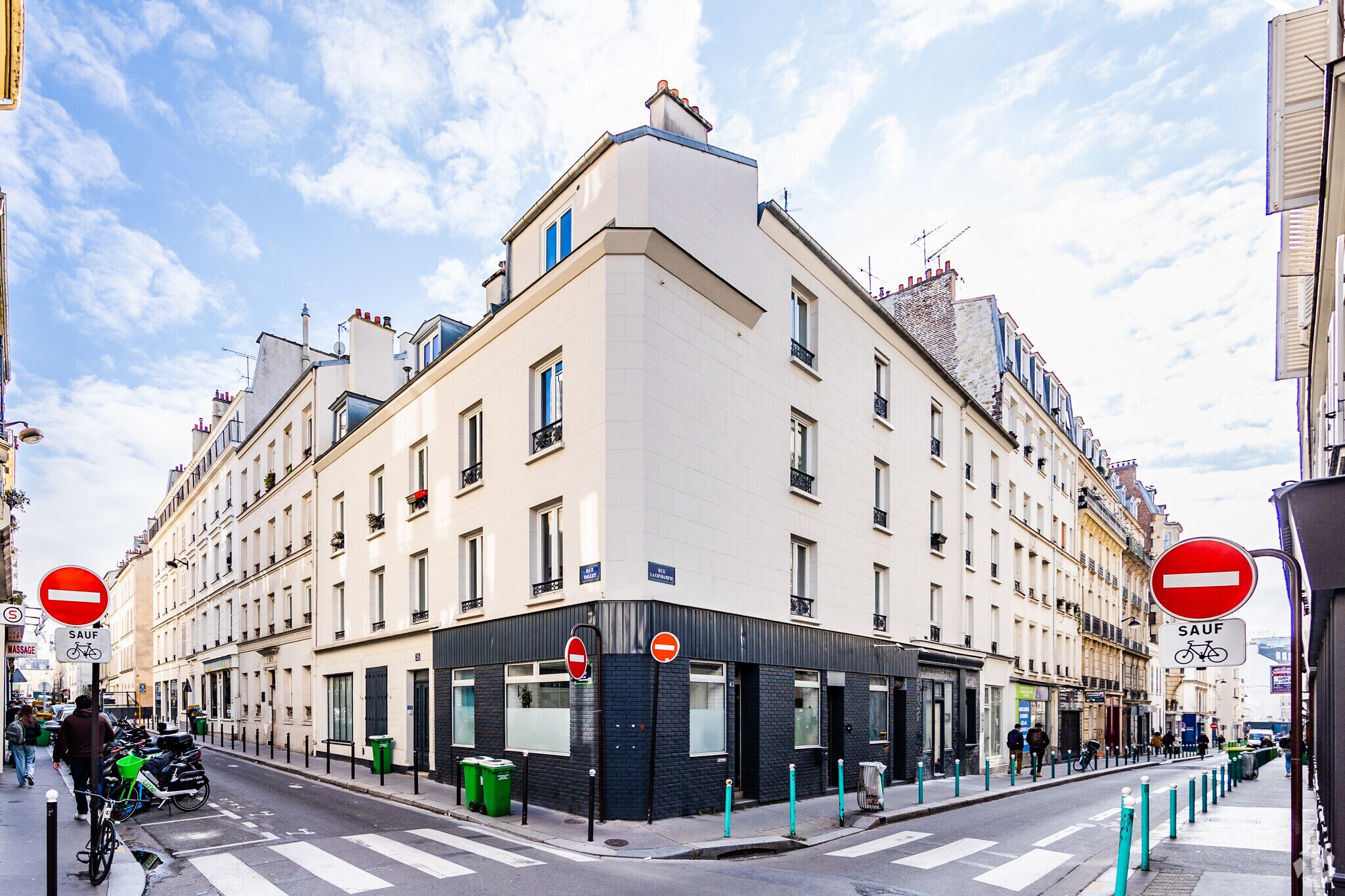 Rue La Condamine, Paris à louer Photo principale– Image 1 sur 3