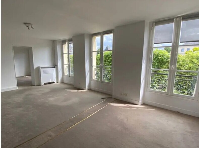 Bureau dans Versailles à louer - Photo de l’immeuble – Image 2 sur 8