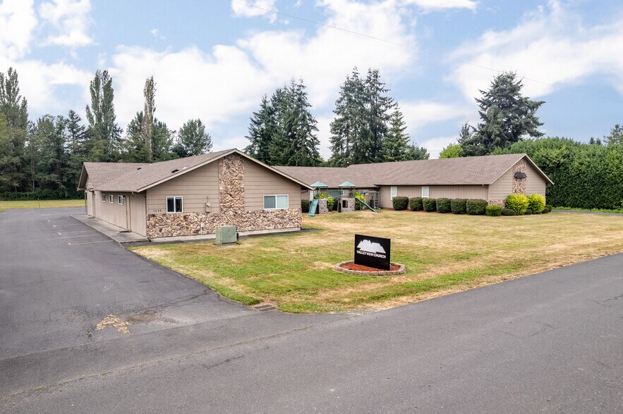1435 33rd Ave, Longview, WA à vendre - Photo de l’immeuble – Image 2 sur 40