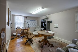 2 Ash St, Hollis, NH à vendre Photo intérieure– Image 2 sur 9