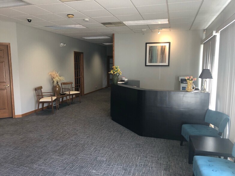 700 N Peace Rd, Dekalb, IL à vendre - Photo de l’immeuble – Image 2 sur 5