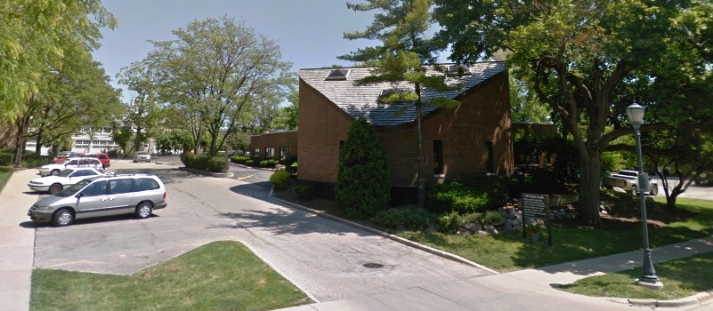 150 E Cook Ave, Libertyville, IL à louer Photo de l’immeuble– Image 1 sur 1