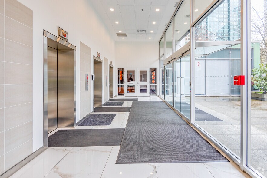 1281 W Georgia St, Vancouver, BC à louer - Hall d’entrée – Image 2 sur 5