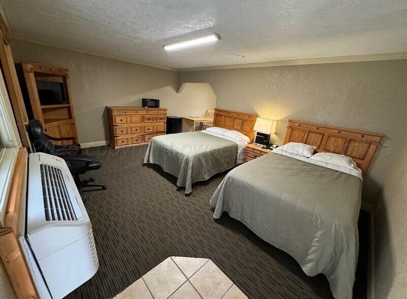 107 W Kingman Ave, Canadian, TX à vendre - Photo de l’immeuble – Image 2 sur 5