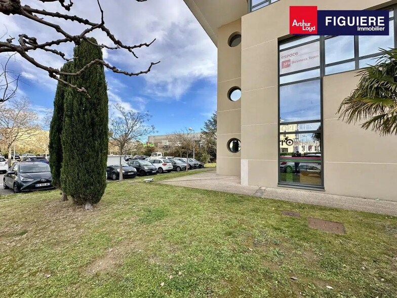 1140 Rue André Ampère, Aix-en-Provence à louer - Photo de l’immeuble – Image 3 sur 8