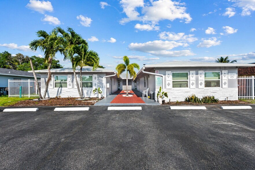 3910 NW 30th Ter, Lauderdale Lakes, FL à vendre - Photo de l’immeuble – Image 2 sur 20