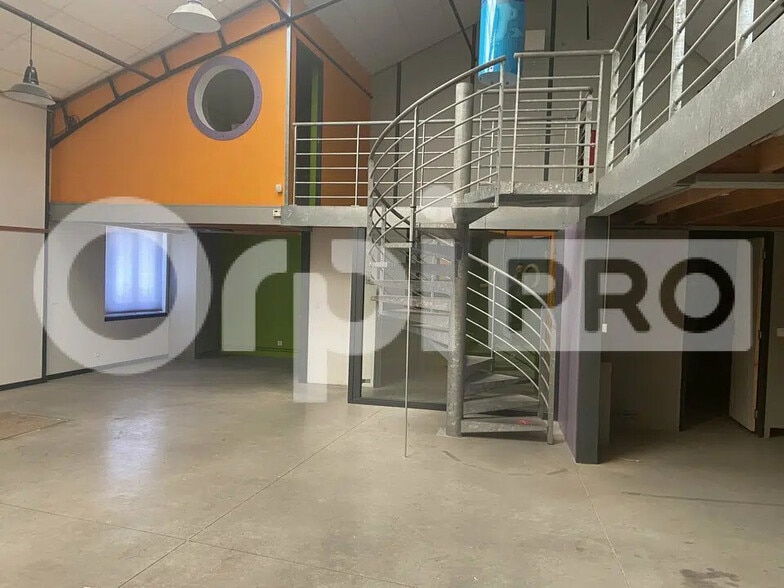 Local d’activités dans Le Havre à louer - Photo de l’immeuble – Image 1 sur 9