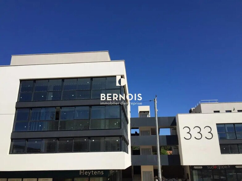 Local commercial dans La Seyne-sur-Mer à louer - Photo de l’immeuble – Image 3 sur 29