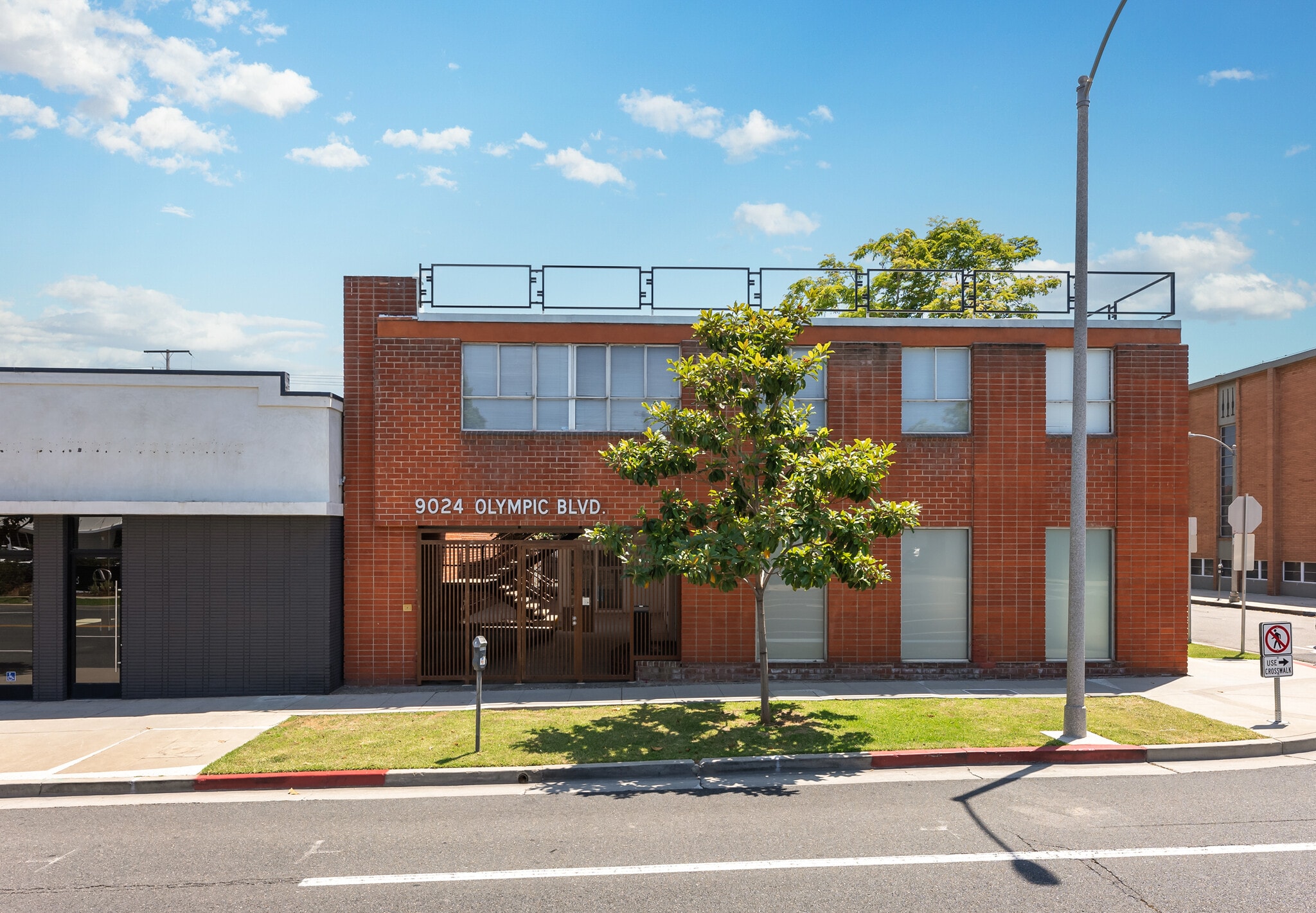 9024 W Olympic Blvd, Beverly Hills, CA à louer Photo principale– Image 1 sur 36