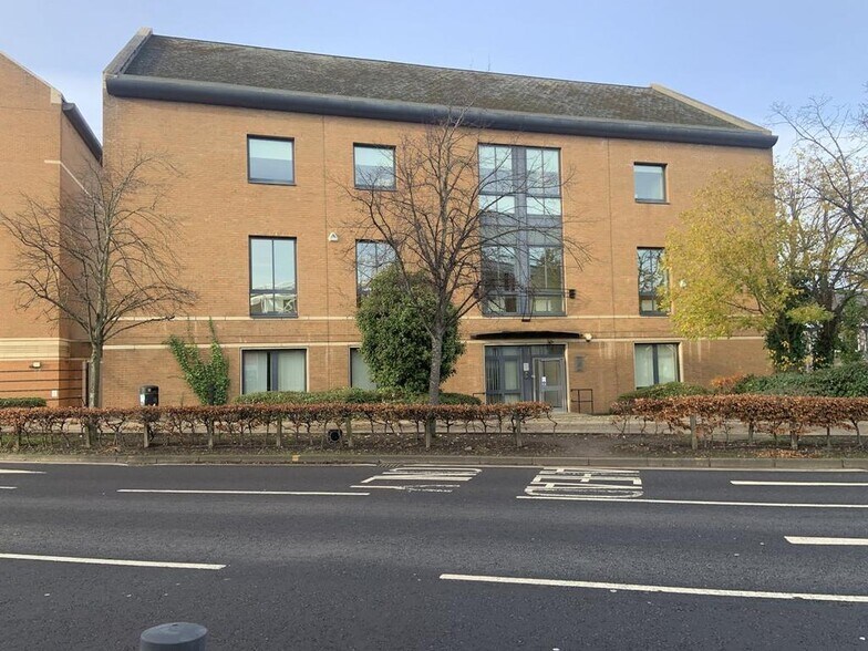 5 Leechlee Rd, Hamilton à louer - Photo de l’immeuble – Image 3 sur 12