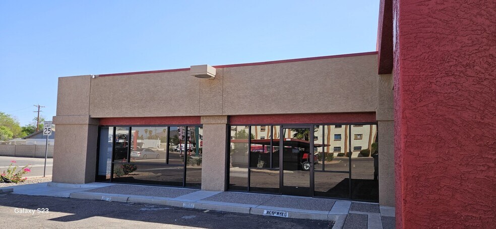 4045 E McDowell Rd, Phoenix, AZ à louer - Photo de l’immeuble – Image 3 sur 6