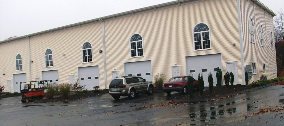 315 Riggs St, Oxford, CT à louer - Photo de l’immeuble – Image 2 sur 2