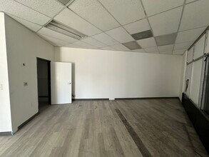 601 E Century Blvd, Los Angeles, CA à louer Photo intérieure– Image 2 sur 4