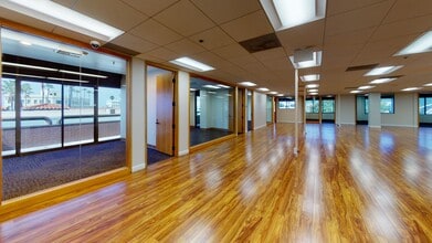 7855 Fay Ave, La Jolla, CA à louer Numérisation 3D Matterport– Image 1 sur 2