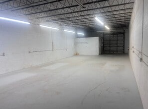 4227-4235 NE 6th Ave, Oakland Park, FL à louer Photo intérieure– Image 2 sur 5