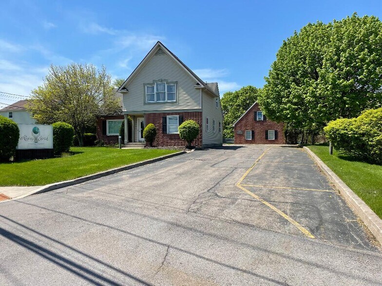 1681 Empire Blvd, Webster, NY à vendre - Photo de l’immeuble – Image 1 sur 20