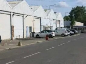Industriel/Logistique dans Vénissieux à louer - Photo de l’immeuble – Image 2 sur 3