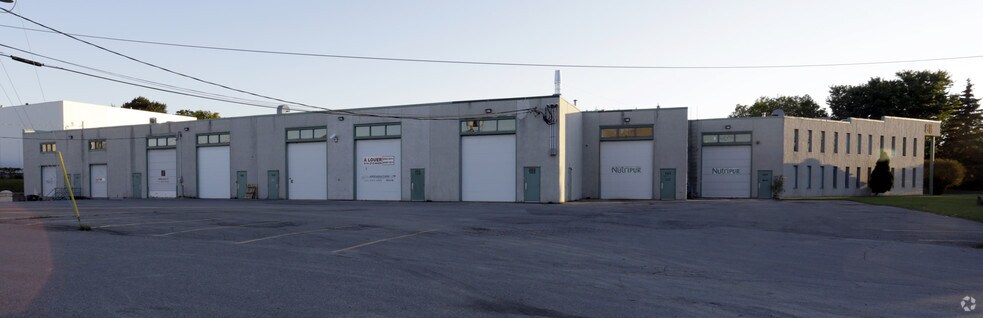 86 Boul des Entreprises, Boisbriand, QC à louer - Photo de l’immeuble – Image 2 sur 5