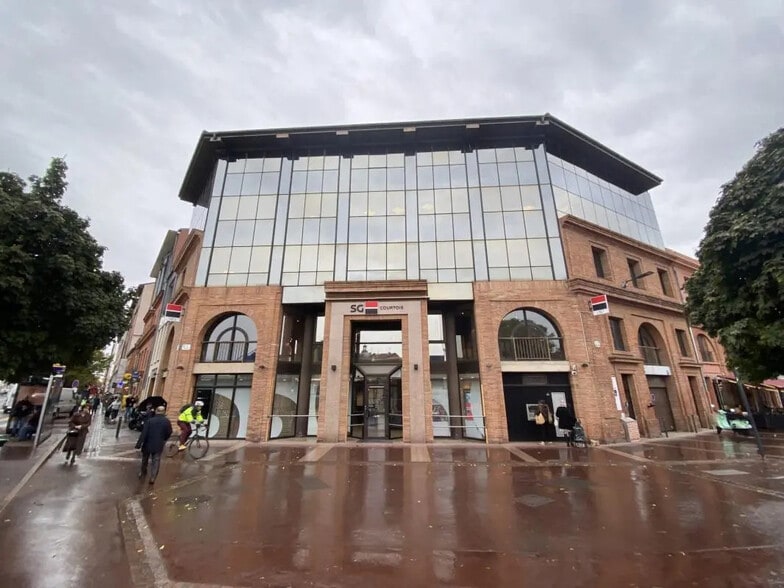 18 Place Roguet, Toulouse à louer - Photo de l’immeuble – Image 2 sur 5