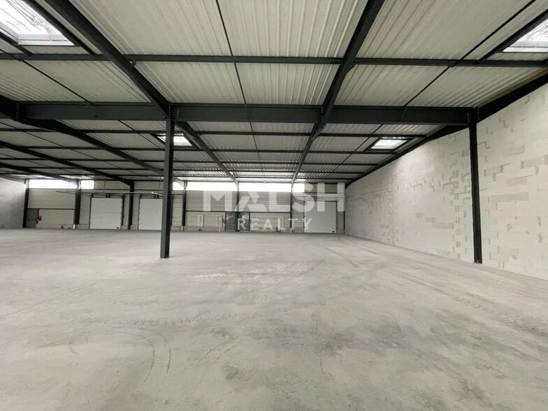 Local d’activités dans Neulise à louer - Photo intérieure – Image 3 sur 11