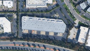 2777 Loker Ave W, Carlsbad, CA à louer Photo de l’immeuble– Image 1 sur 2