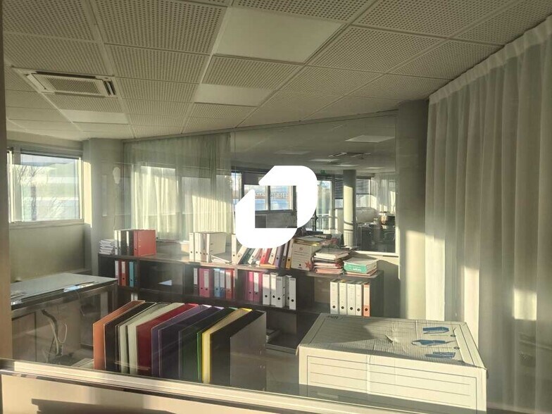 Bureau dans Nanterre à vendre - Photo intérieure – Image 2 sur 7