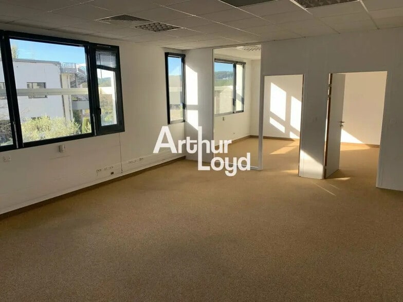 Bureau dans SOPHIA ANTIPOLIS à louer - Photo de l’immeuble – Image 3 sur 8
