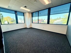 550 NW Franklin Ave, Bend, OR à louer Photo intérieure– Image 1 sur 5