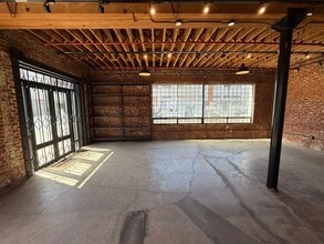 941 E 2nd St, Los Angeles, CA à louer Photo intérieure– Image 2 sur 9