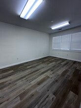 2551 Roswell Rd, Marietta, GA à louer Photo intérieure– Image 2 sur 6