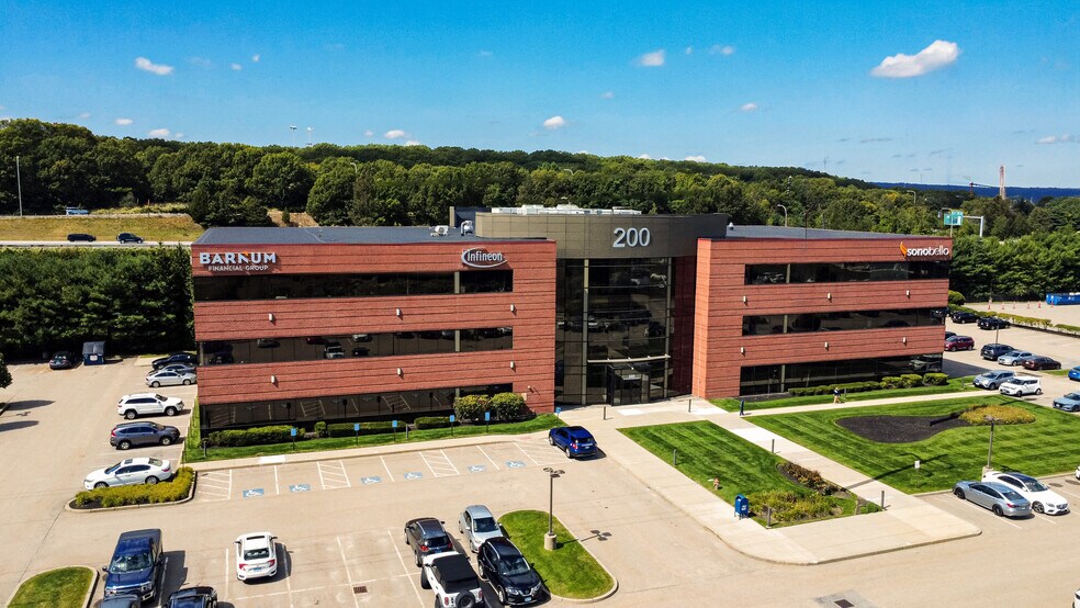 200 Crossings Blvd, Warwick, RI à louer - Photo de l’immeuble – Image 2 sur 12