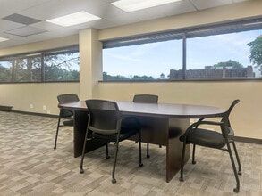 333 Chestnut St, Hinsdale, IL à louer Photo intérieure– Image 2 sur 8