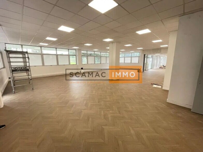 14 Chaussée Jules César, Osny à louer - Photo de l’immeuble – Image 1 sur 5