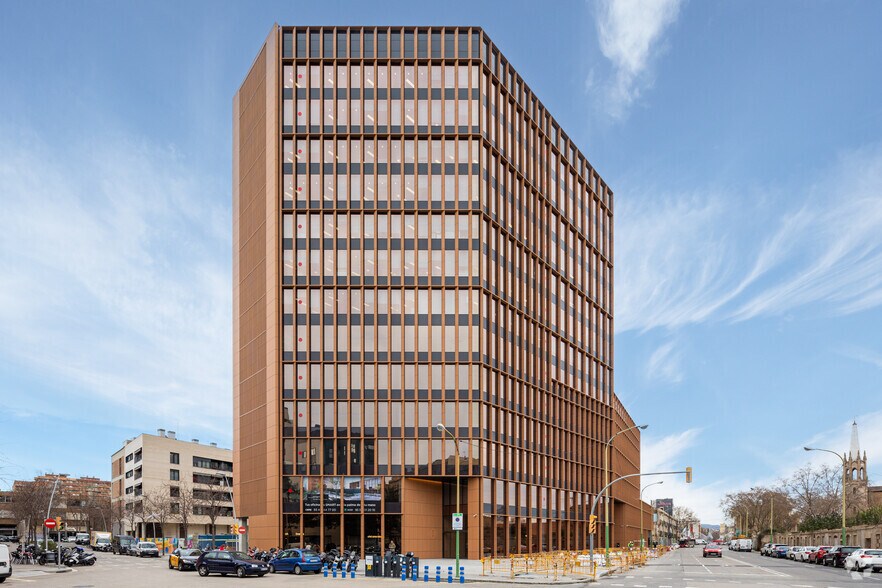 Carrer de Pere IV, 313-321, Barcelone, Barcelona à louer - Photo de l’immeuble – Image 2 sur 11