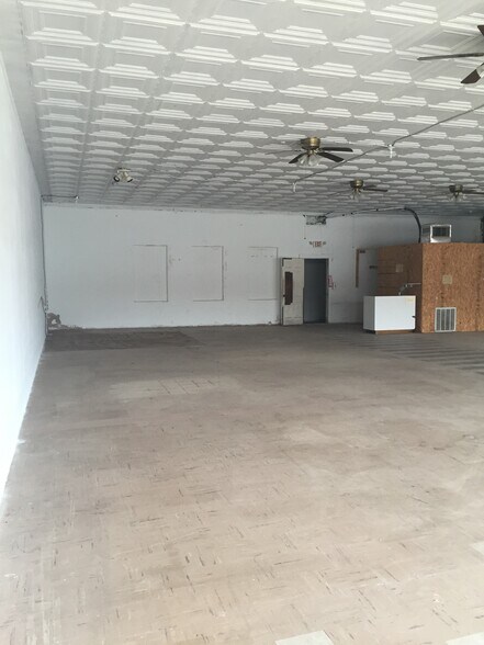 5600-5606 E Belknap St, Haltom City, TX à louer - Photo intérieure – Image 2 sur 4