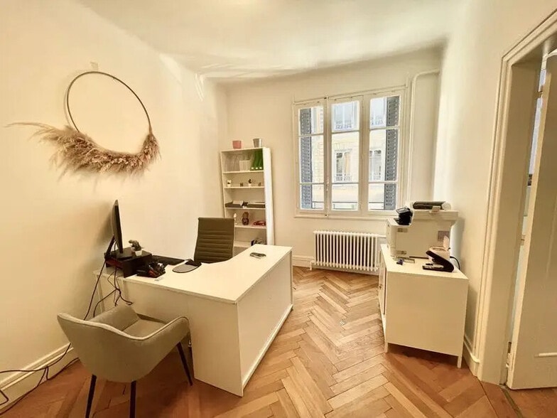 Bureau dans Lyon à louer - Photo de l’immeuble – Image 2 sur 4