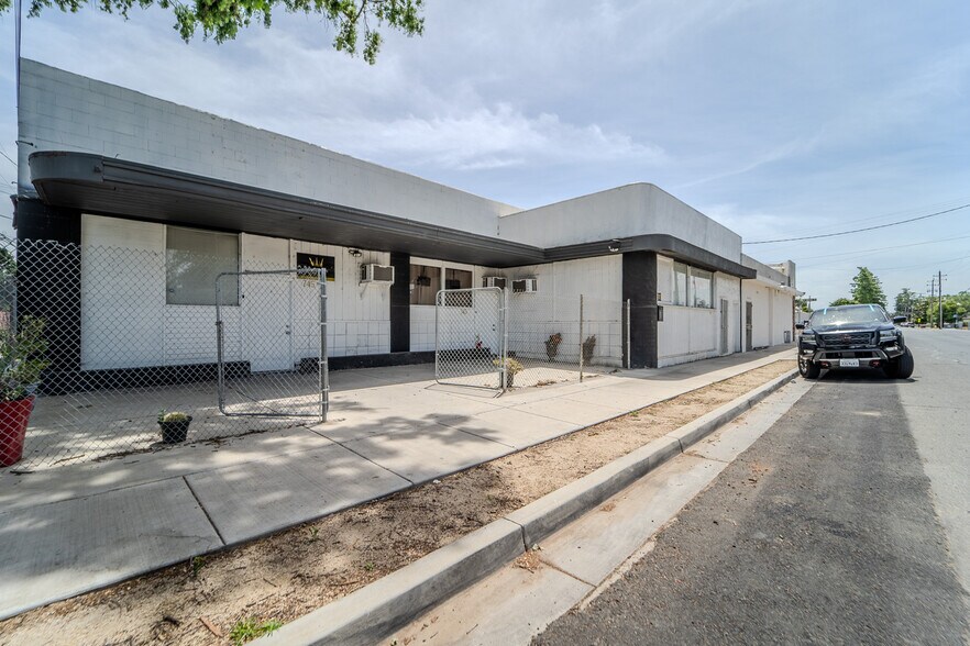 741-745 Cooper Ave, Yuba City, CA à louer - Photo de l’immeuble – Image 1 sur 22