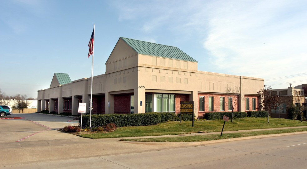 2225 Avenue J, Arlington, TX à vendre - Photo de l’immeuble – Image 2 sur 67