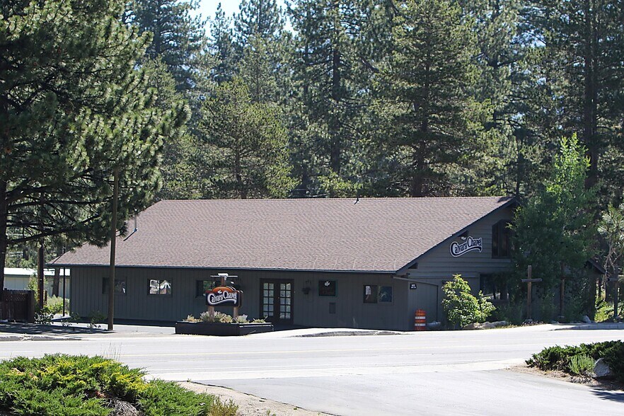 807 Emerald Bay Rd, South Lake Tahoe, CA à vendre - Photo de l’immeuble – Image 1 sur 32